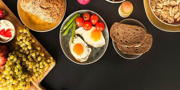 7 desayunos ricos en proteínas para bajar de peso